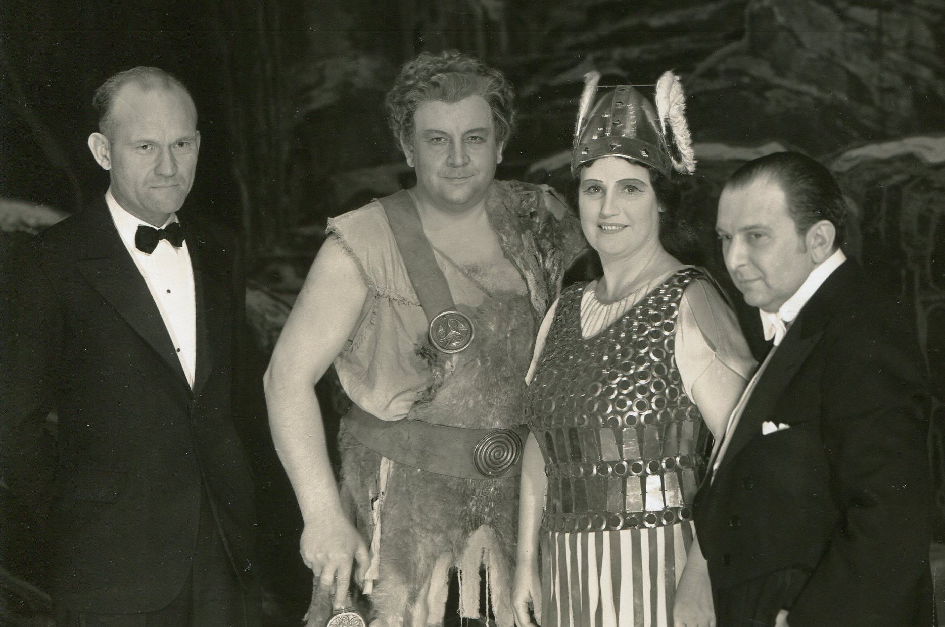 Black and white photo of cast members with Fritz Reiner from Die Walkure 1936