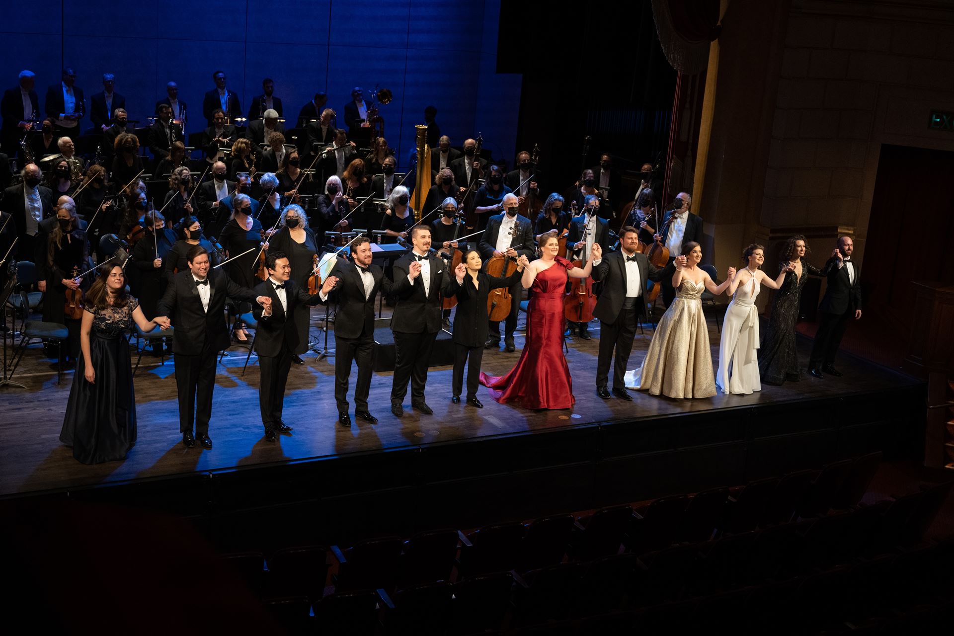 SFO orchestra and cast at curtain call