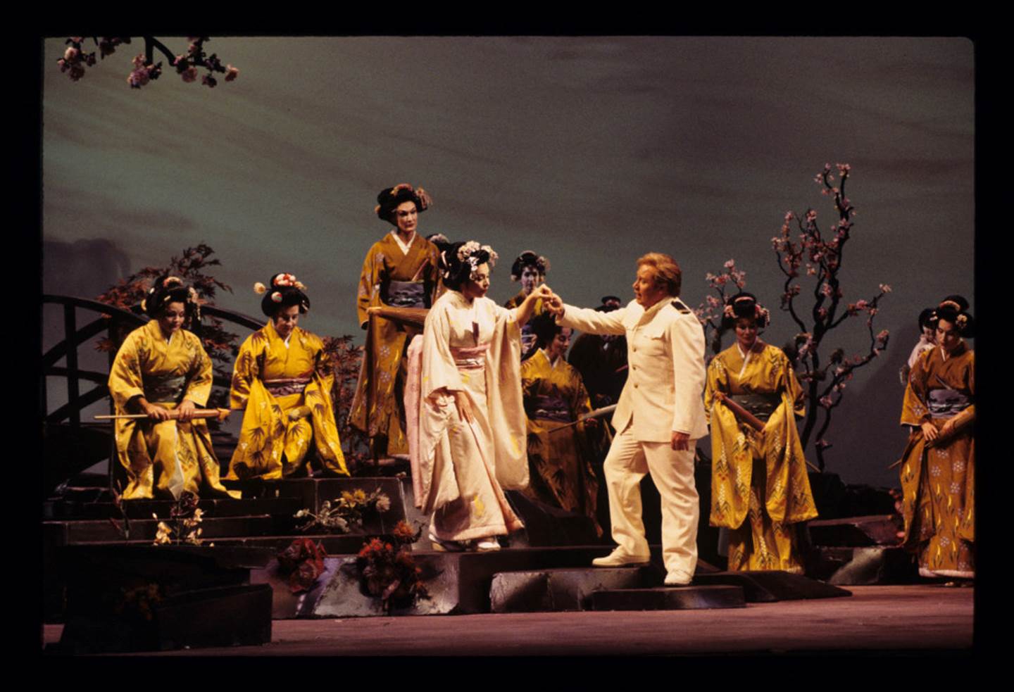 Cast of Madama Butterfly, 1995.