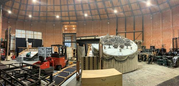 backstage Backstage views at Glyndebourne. The tall expanse of the rear stage storage area, which then leads on to two large rehearsal rooms where full sets can be easily erected.
