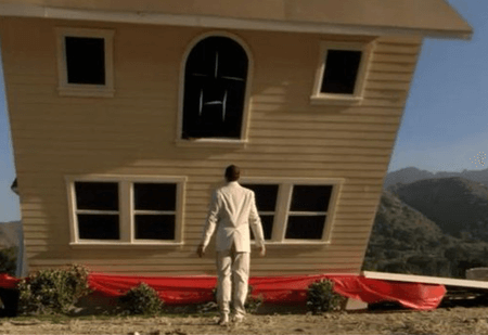 Arrested Development scene where the fake house front falls