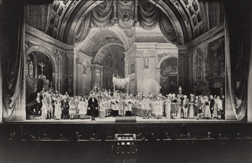 black and white photo of the Opera Tosca end of act 1932