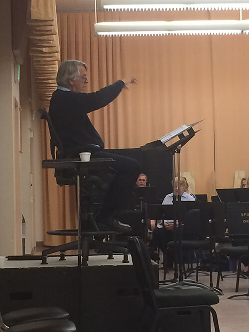Ian conducting the Chorus in the Chorus Room.