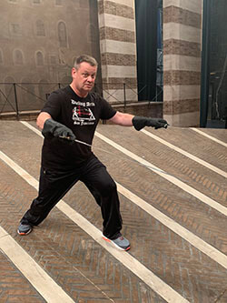 pronation Left: Pronation and Right: Supination – two different historically accurate approaches.