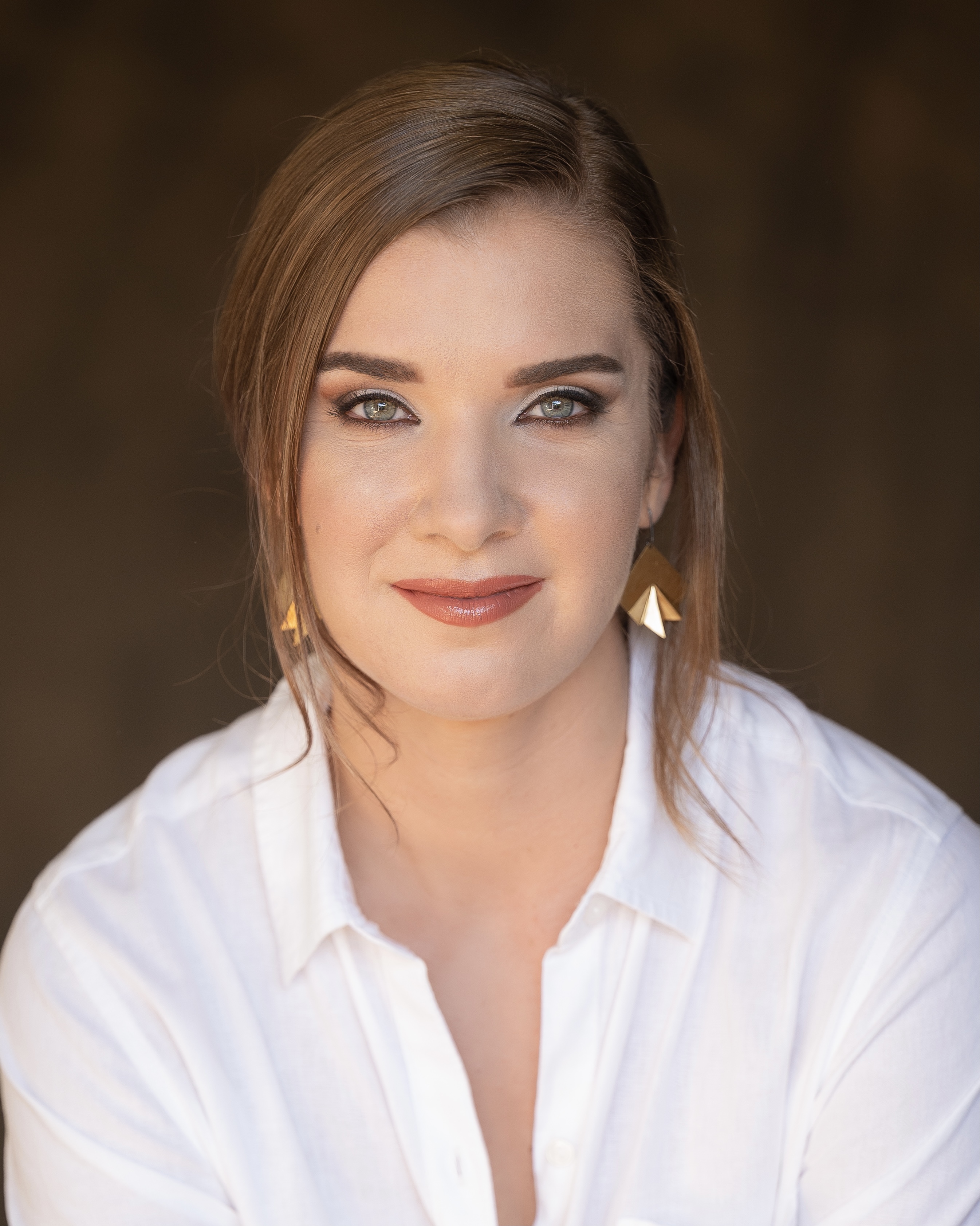 MacIntosh Headshot 10-20-21.jpg