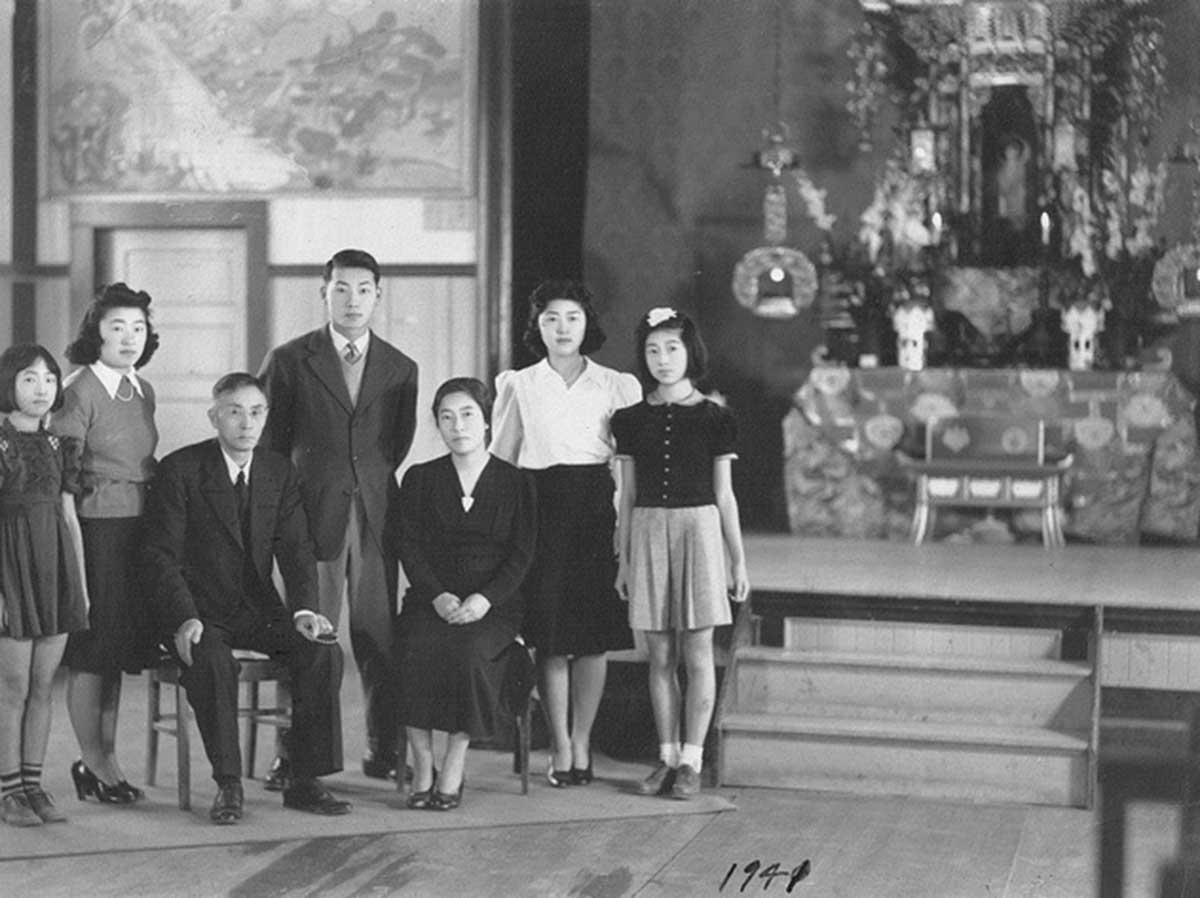 Shinji Eshima&rsquo;s relatives (1941), one year before they were moved to internment camps. Shinji&rsquo;s mother is on the far left.