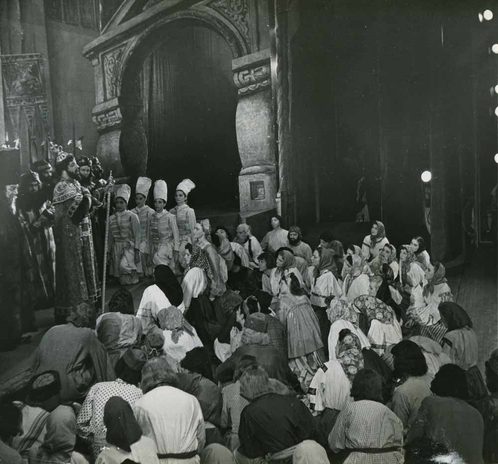 Georges Sebastian conducts the Company premiere of Mussorgsky&rsquo;s work, sung in Italian, with the incomparable bass Ezio Pinza in the title role and tenor John Garris as the Simpleton.