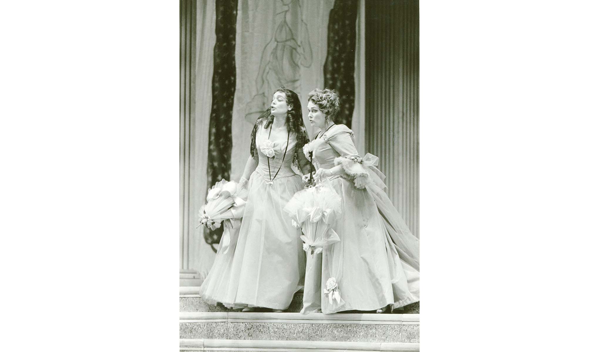 Cosi fan tutte (1956) with Nell Rankin and Elizabeth Schwarzkopf.