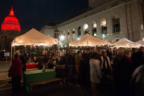 The Holibevvies Lounge outside the Opera House as part of our Sol3Mio holiday concert. Photo: Kristen Loken.