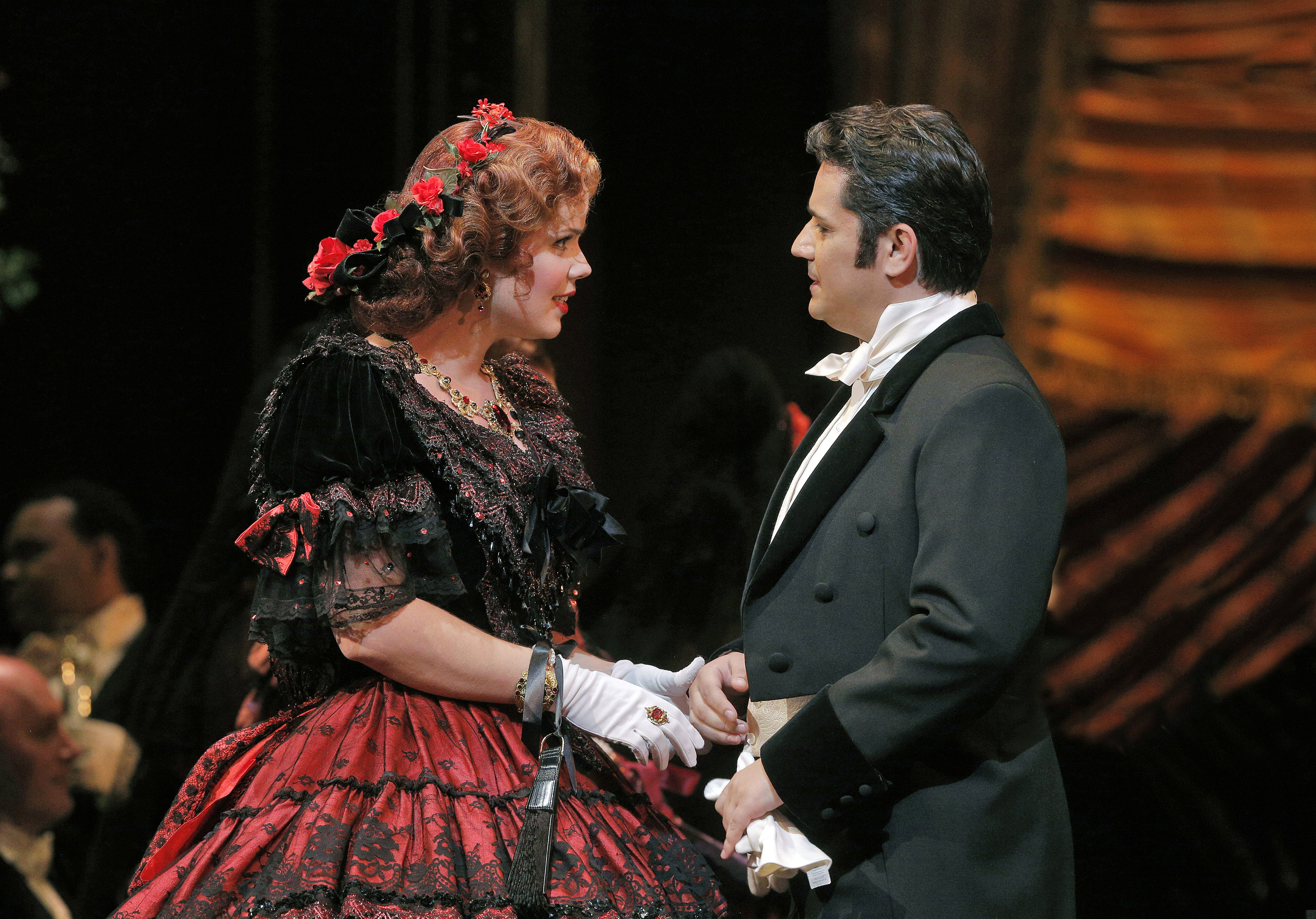 (Zanda&nbsp;&Scaron;vēde and Saimir Pirgu in La Traviata. Photo by Cory Weaver/San Francisco Opera.)