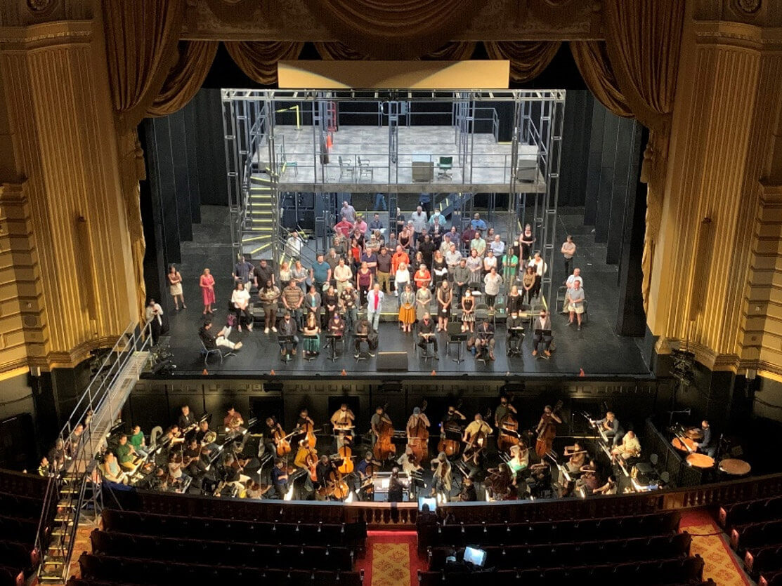 A company of excellence. The sitzprobe for Fidelio, filling the hall with collective sound.